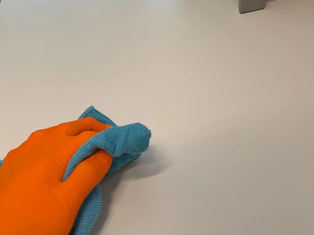 Büroreinigung Wien staubwischen