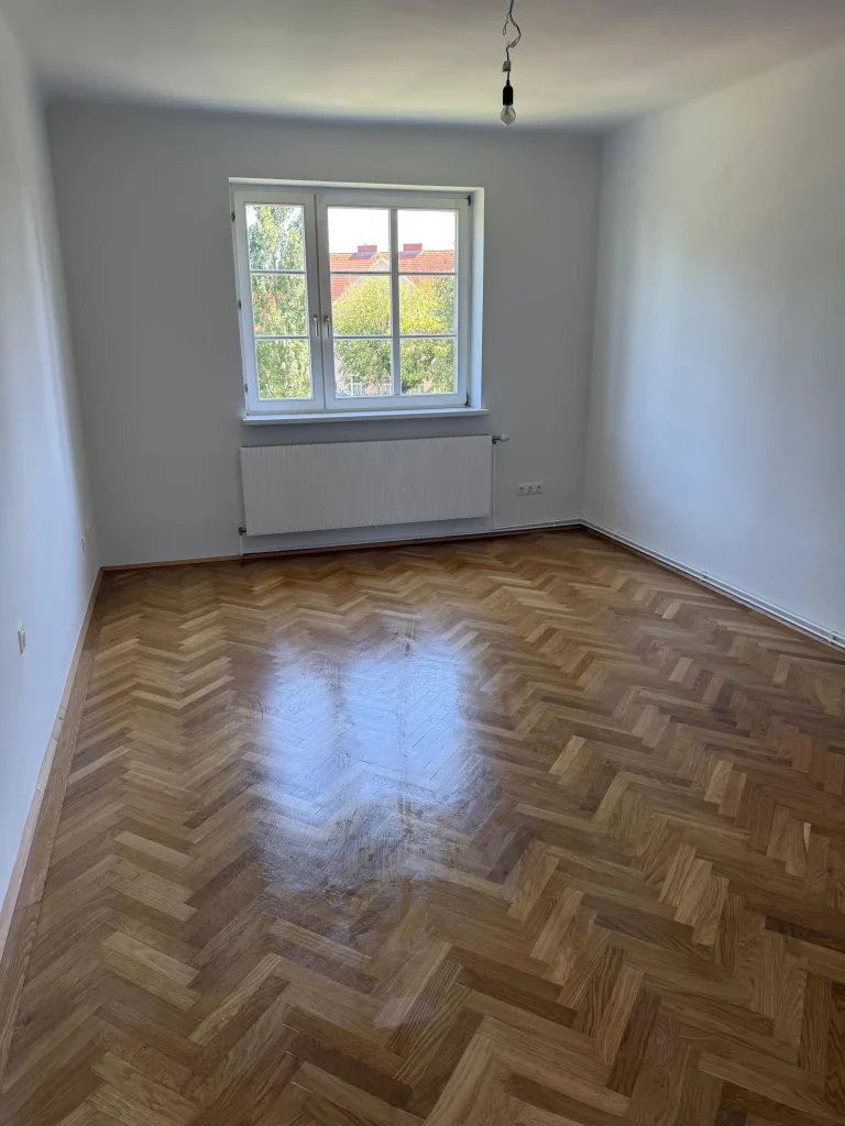 Messie Wohnung reinigen Wien Schlafzimmer