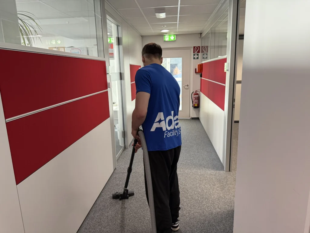 Büroreinigung Wien Staubsagen